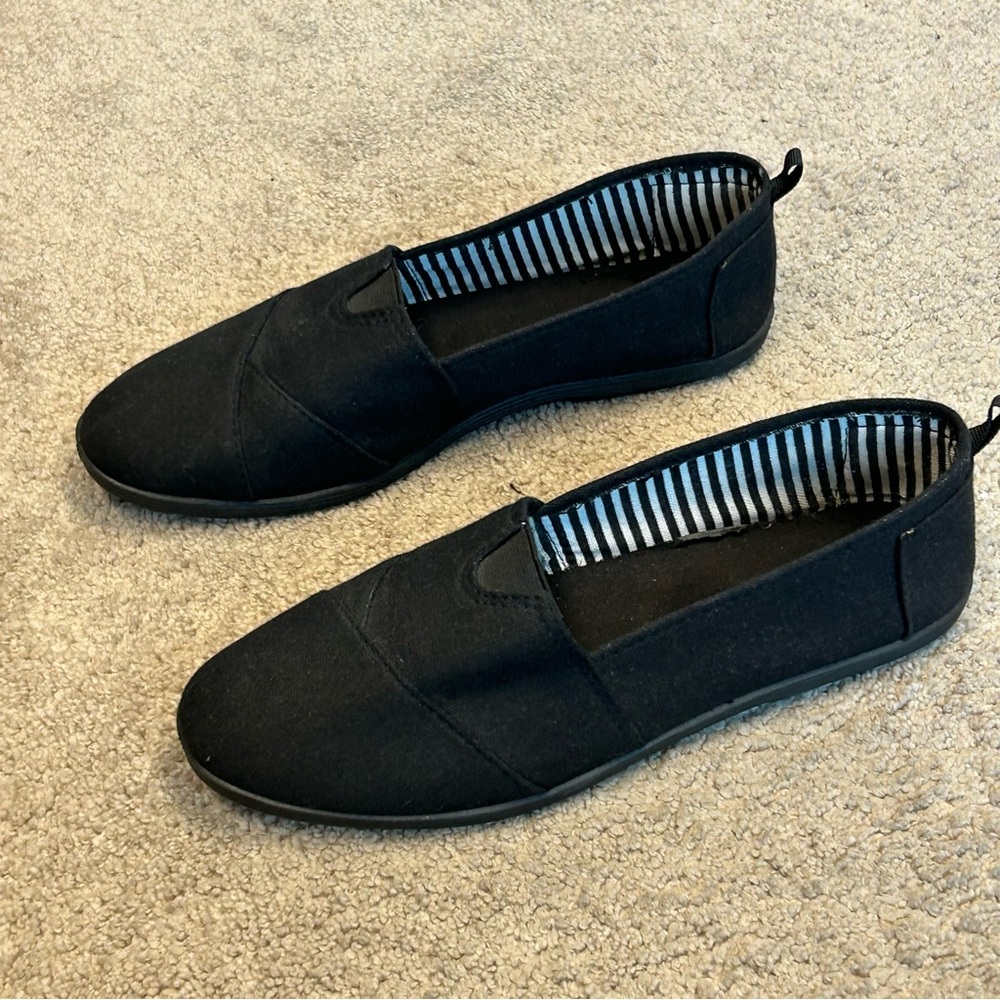 Take A Walk Black Canvas Slip-On Shoes flats Sz 9 casual streetwear comfortable